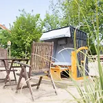 Oder 1-16 Personen Im Blauen Haus Albergue Fehmarn