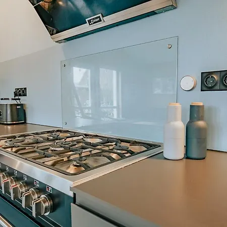 Oder 1-16 Personen Im Blauen Haus Хостел Фемарн