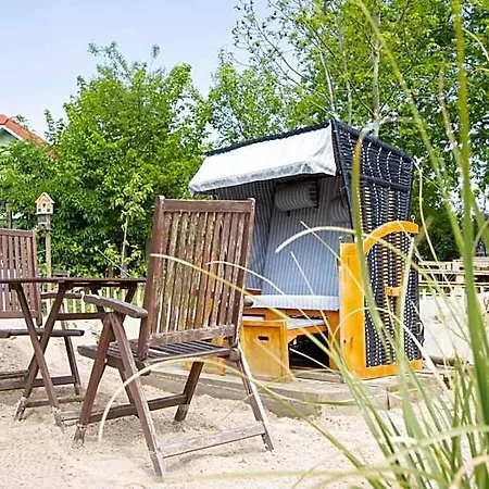 Oder 1-16 Personen Im Blauen Haus Hostel Fehmarn